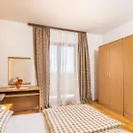 Apartment Gorgeous In Krk With Wifi *
