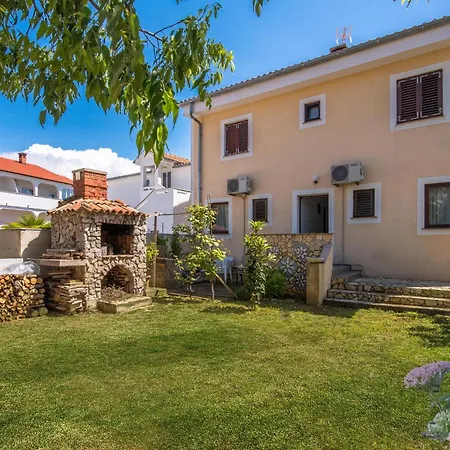 Gorgeous In Krk With Wifi Apartamento *