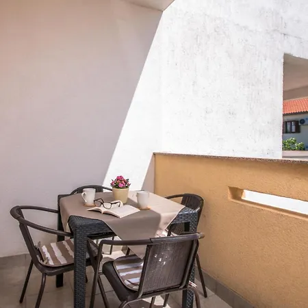 Gorgeous In Krk With Wifi