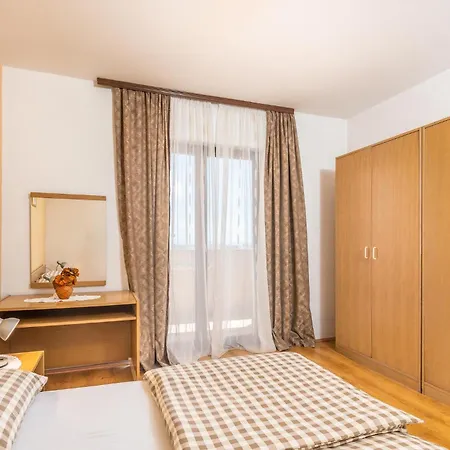 Apartmán Gorgeous In Krk With Wifi *